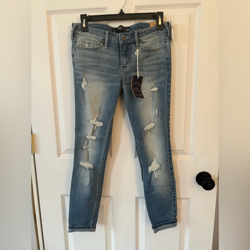 New with tags hollister crop jeans size 25/1